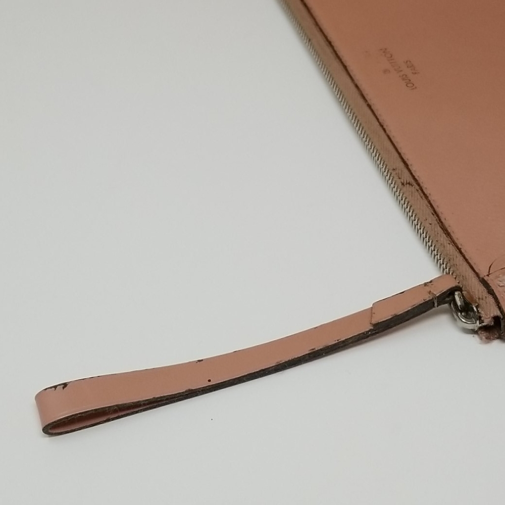 SOLD LV Pochette W MonogramVeau Cachemire in Magnolia - Picture 4 of 12